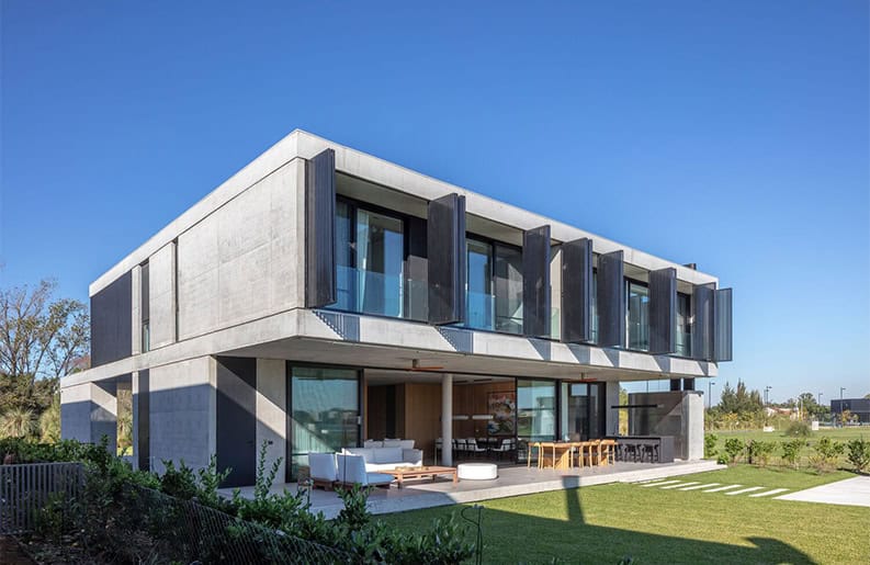 Casa 3 patios by Israel & Teper Arquitectos