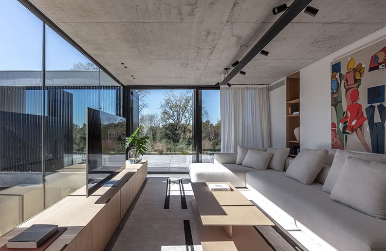 Casa 3 patios by Israel & Teper Arquitectos