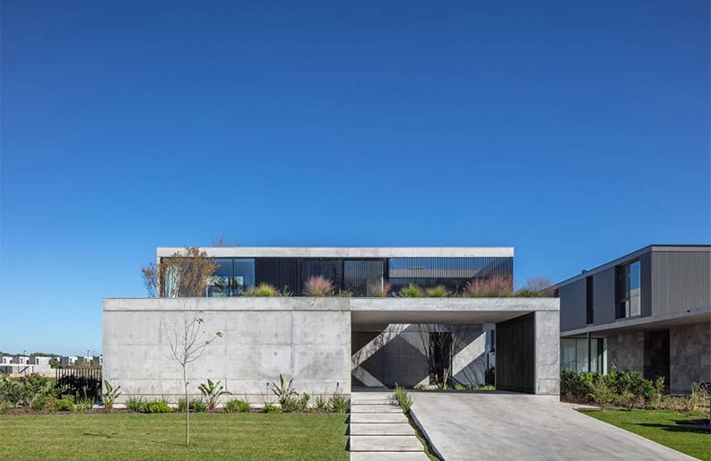 Casa 3 patios by Israel & Teper Arquitectos