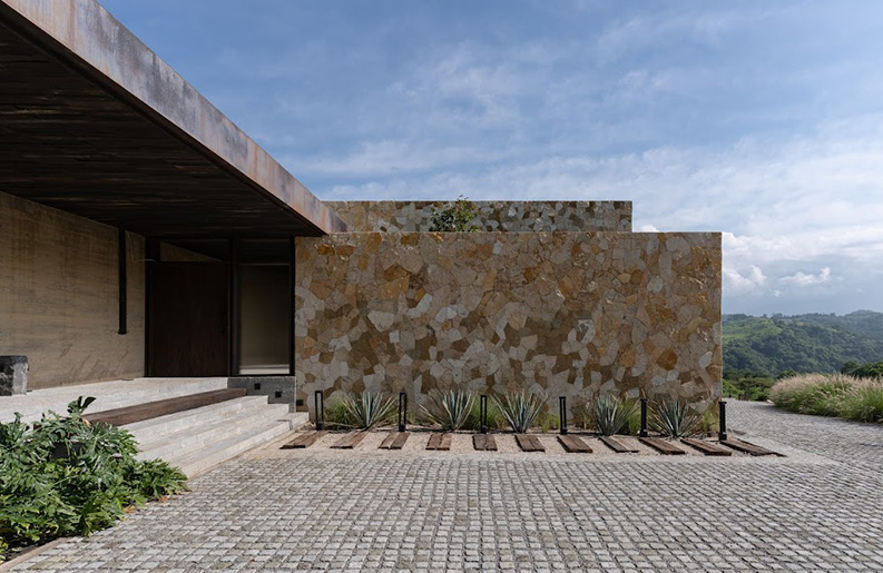 Casa Barranca Volcán by SANCHEZ MORONES ARQUITECTOS