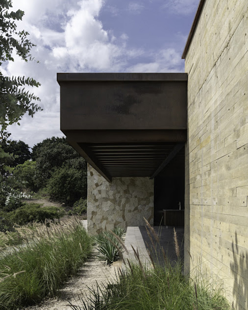 Casa Barranca Volcán by SANCHEZ MORONES ARQUITECTOS