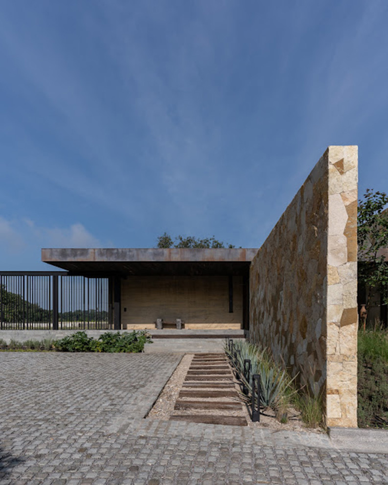 Casa Barranca Volcán by SANCHEZ MORONES ARQUITECTOS