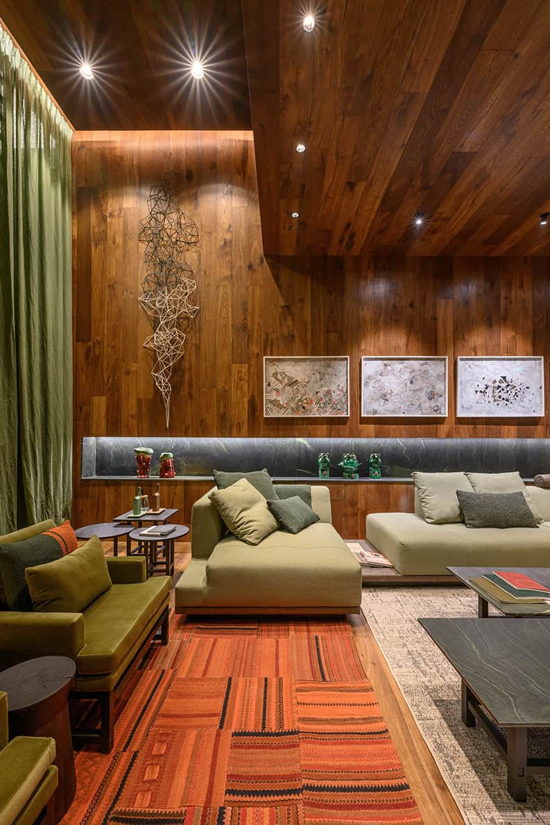 Casa FOA. Una decoración que resalta el valor de la madera