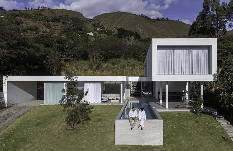 Casa Kaysa by Alvariño & Felipe Arquitectos