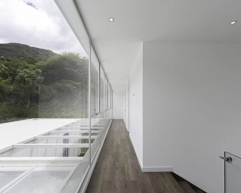 Casa Kaysa by Alvariño & Felipe Arquitectos