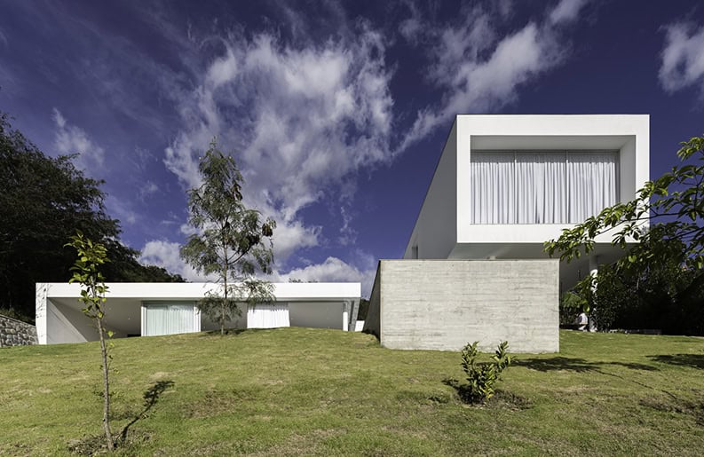 Casa Kaysa by Alvariño & Felipe Arquitectos