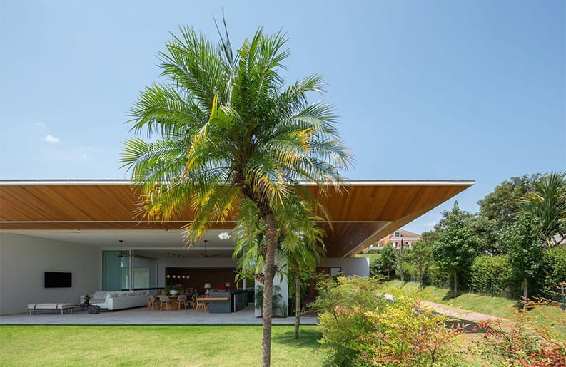 Casa MEG Baroneza. Una propiedad que conecta el interior con el exterior