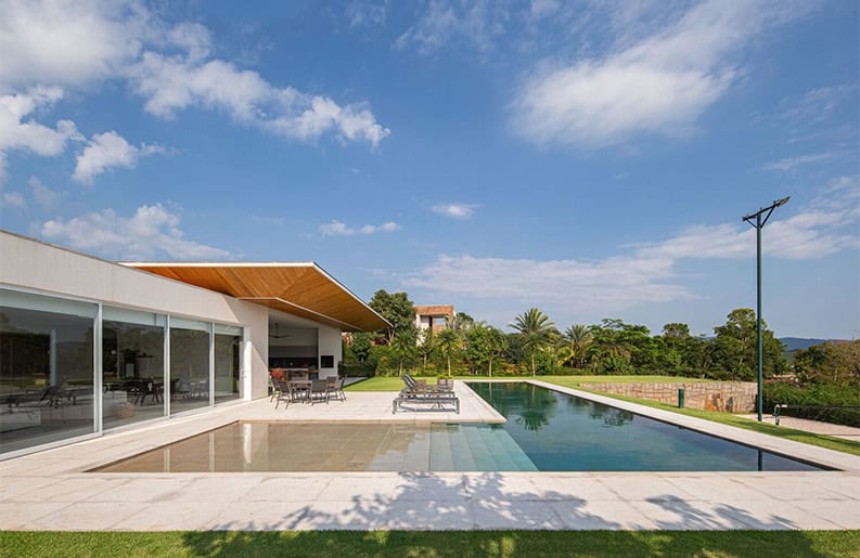 Casa MEG Baroneza. Una propiedad que conecta el interior con el exterior