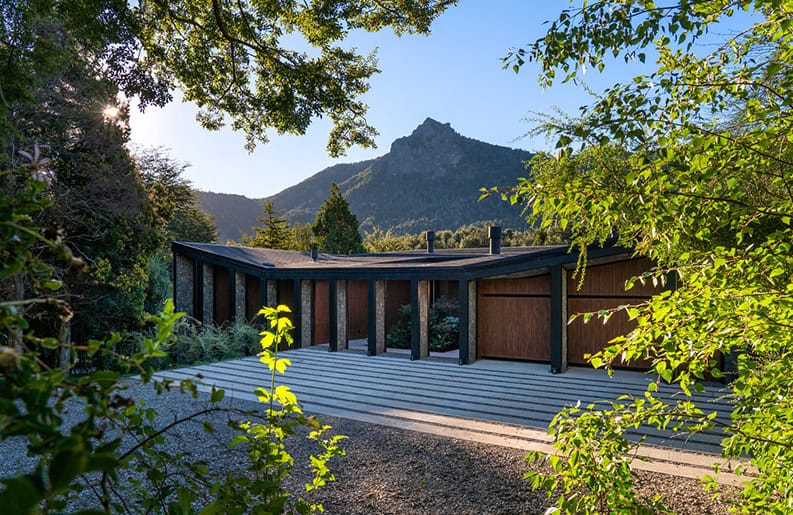 Casa Naos by Alric Galindez Arquitectos