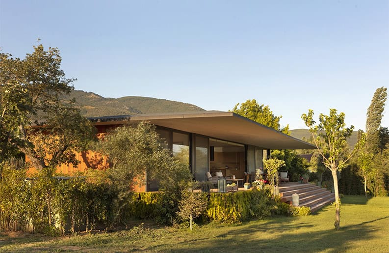 Casa Reed. Una vivienda que absorbe la pureza del ambiente que lo rodea