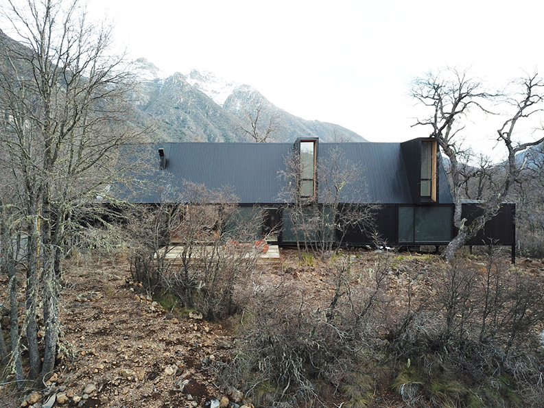 Casa Trama by Urzúa Soler Arquitectos