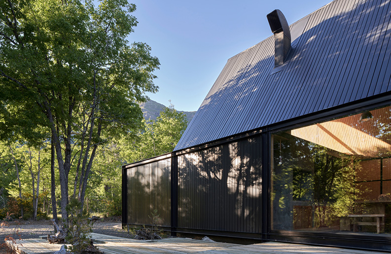 Casa Trama by Urzúa Soler Arquitectos