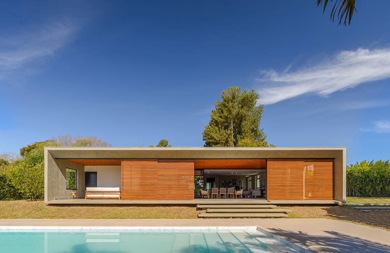 Casa das rosas by Renan Mendes Arquitetura