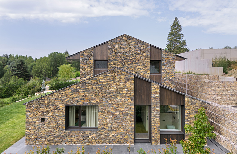 Casa en Puigcerdà by Dom Arquitectura