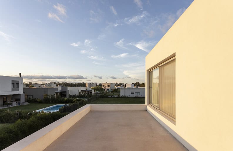 Casa en Santa Emilia. Una vivienda con elementos naturales y a un costo accesible