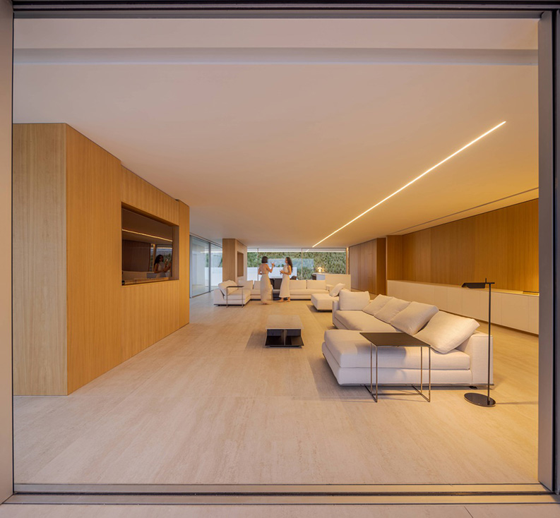 Casa en Sotogrande by Fran Silvestre Arquitectos