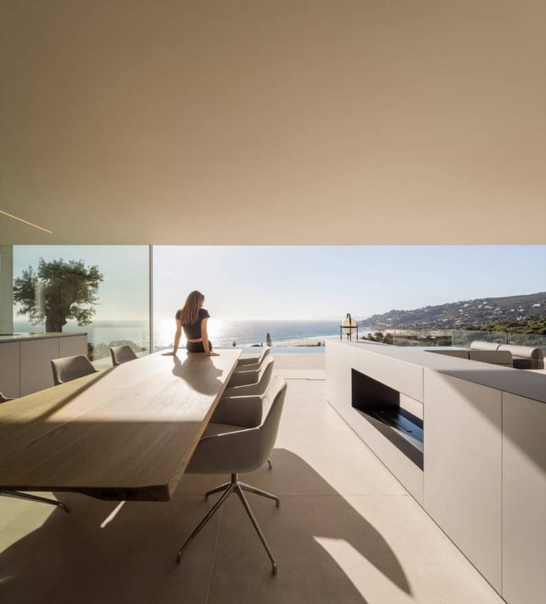 Casa en el Aire by Fran Silvestre Arquitectos