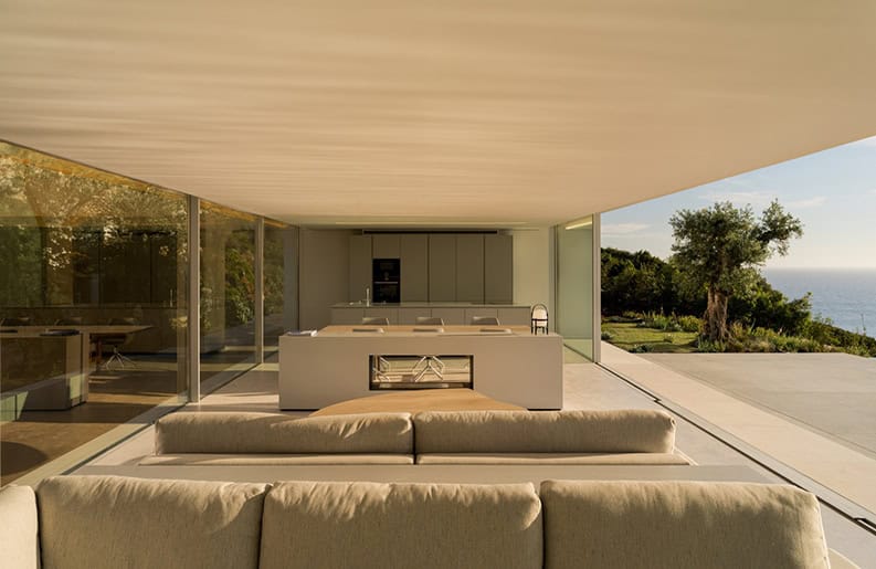 Casa en el Aire by Fran Silvestre Arquitectos