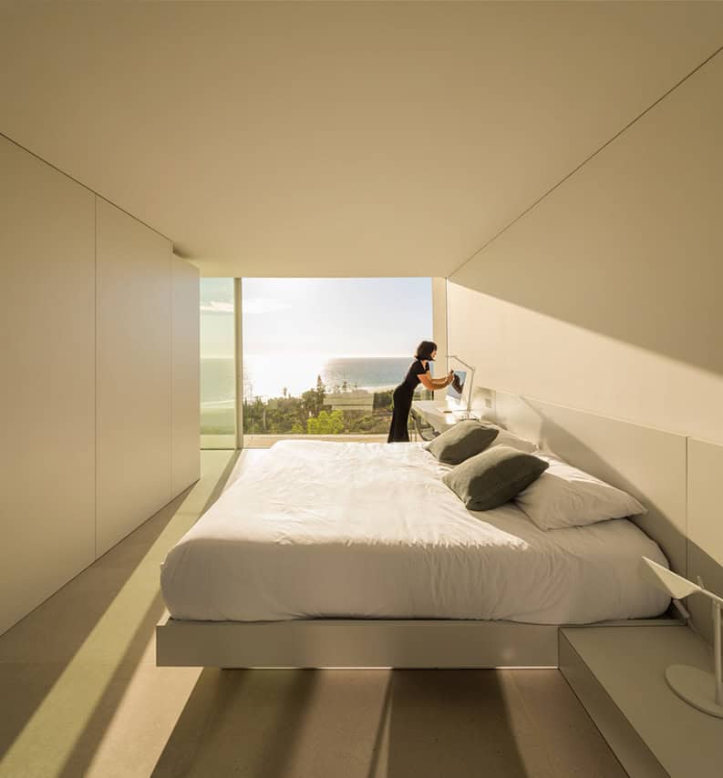 Casa en el Aire by Fran Silvestre Arquitectos