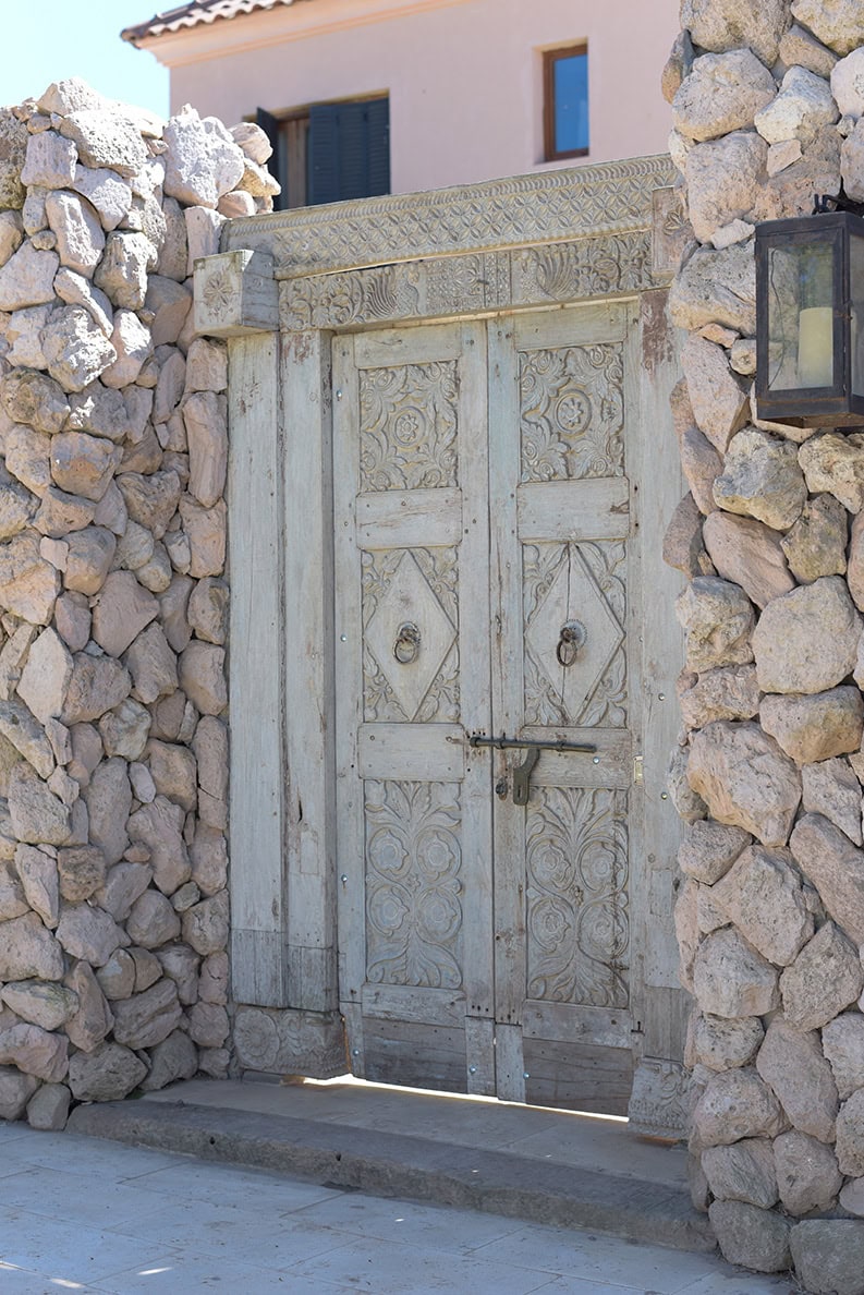 Puertas de madera que dan bienvenida al hogar. ¿Por qué son tendencia?