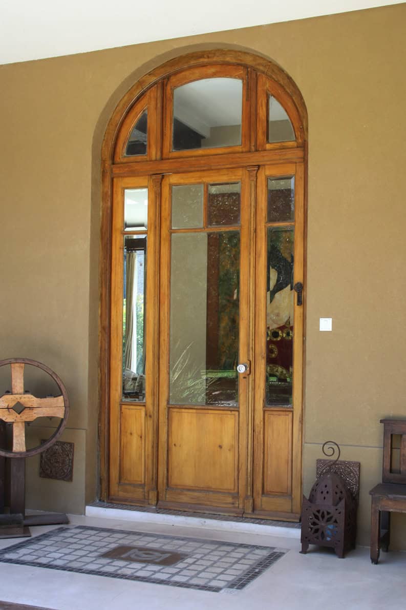 Puertas de madera que dan bienvenida al hogar. ¿Por qué son tendencia?