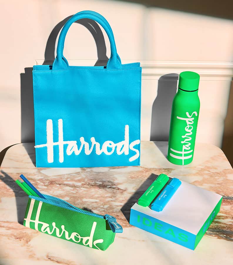 Vanguardia y estilo. Harrods celebra 175 años con el relanzamiento de sus colecciones exclusivas