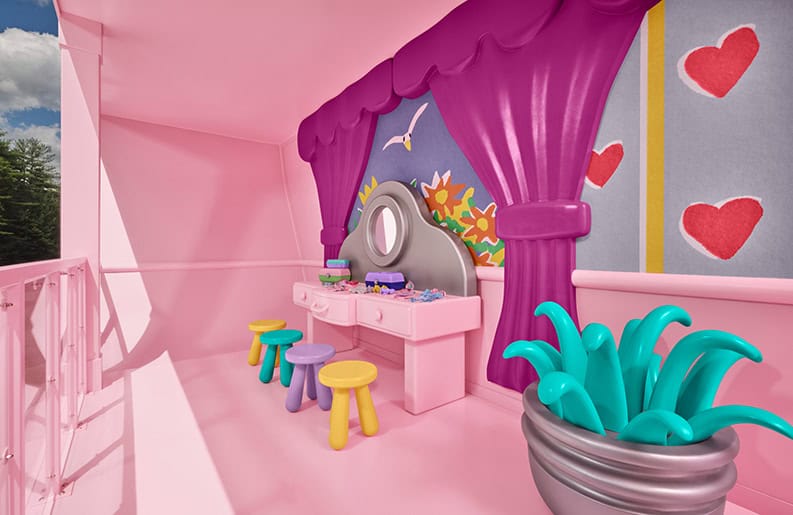 Nostalgia en grande. Airbnb presenta la casa de Polly Pocket a escala real