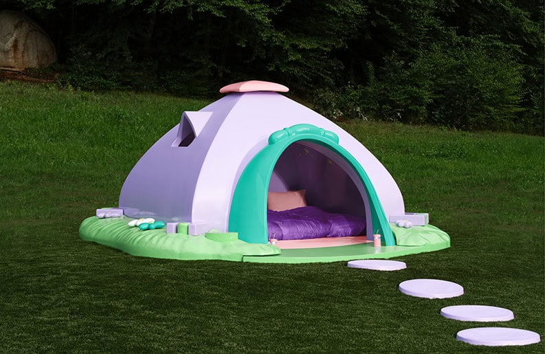 Nostalgia en grande. Airbnb presenta la casa de Polly Pocket a escala real