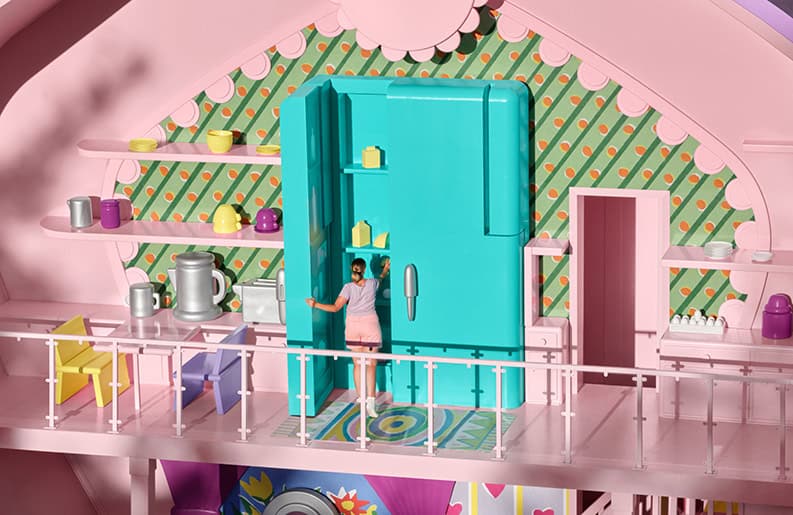 Nostalgia en grande. Airbnb presenta la casa de Polly Pocket a escala real