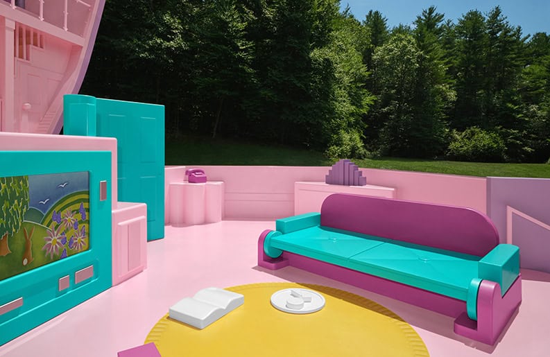 Nostalgia en grande. Airbnb presenta la casa de Polly Pocket a escala real