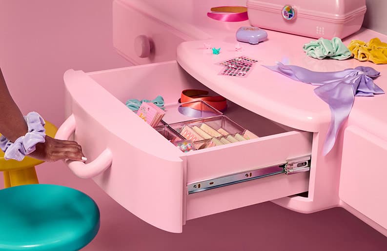 Nostalgia en grande. Airbnb presenta la casa de Polly Pocket a escala real