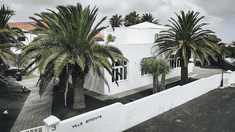 Villa Amonita Lanzarote. Una renovación que fusiona
elegancia y naturaleza isleña